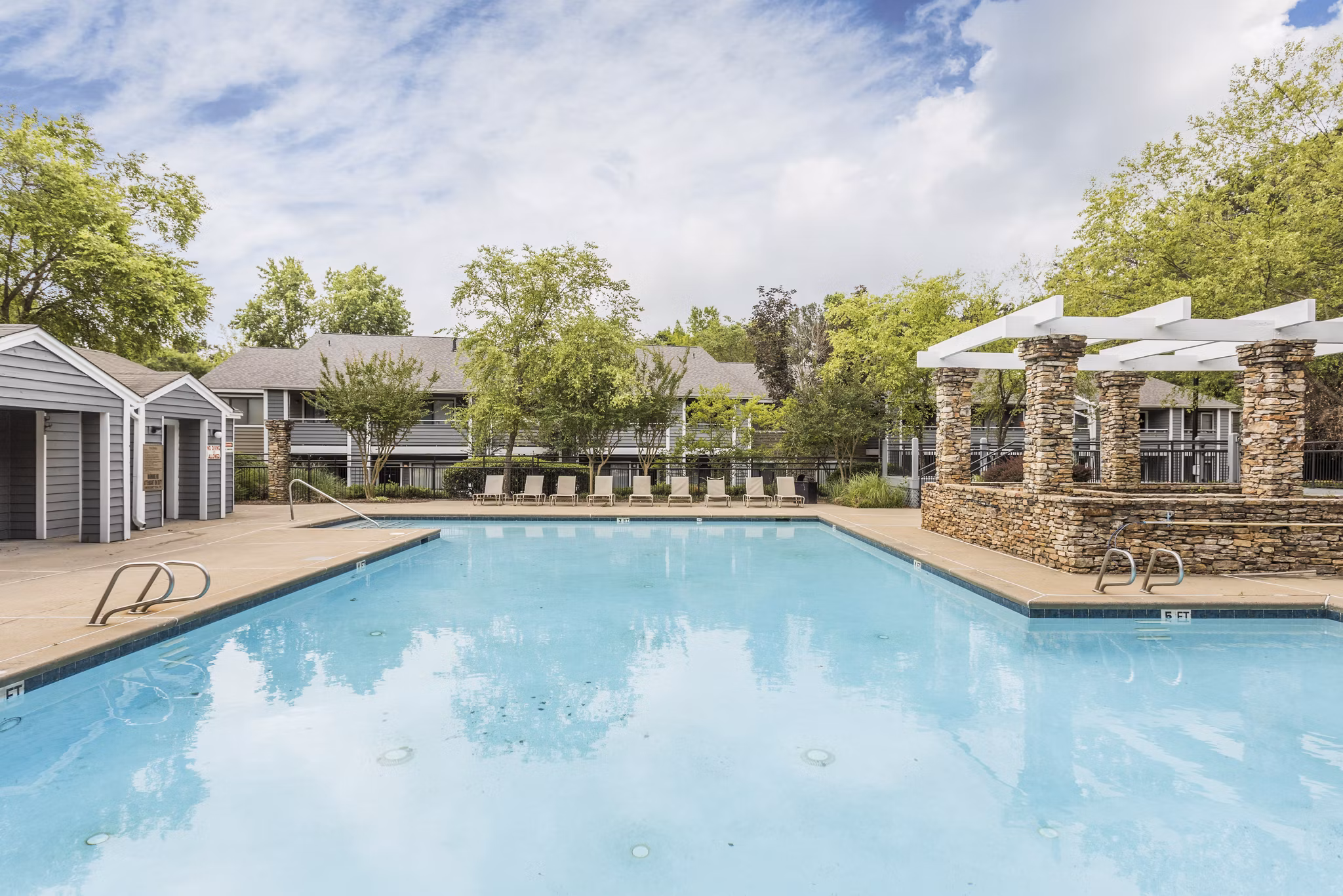 Property images of Crestmont Apartments