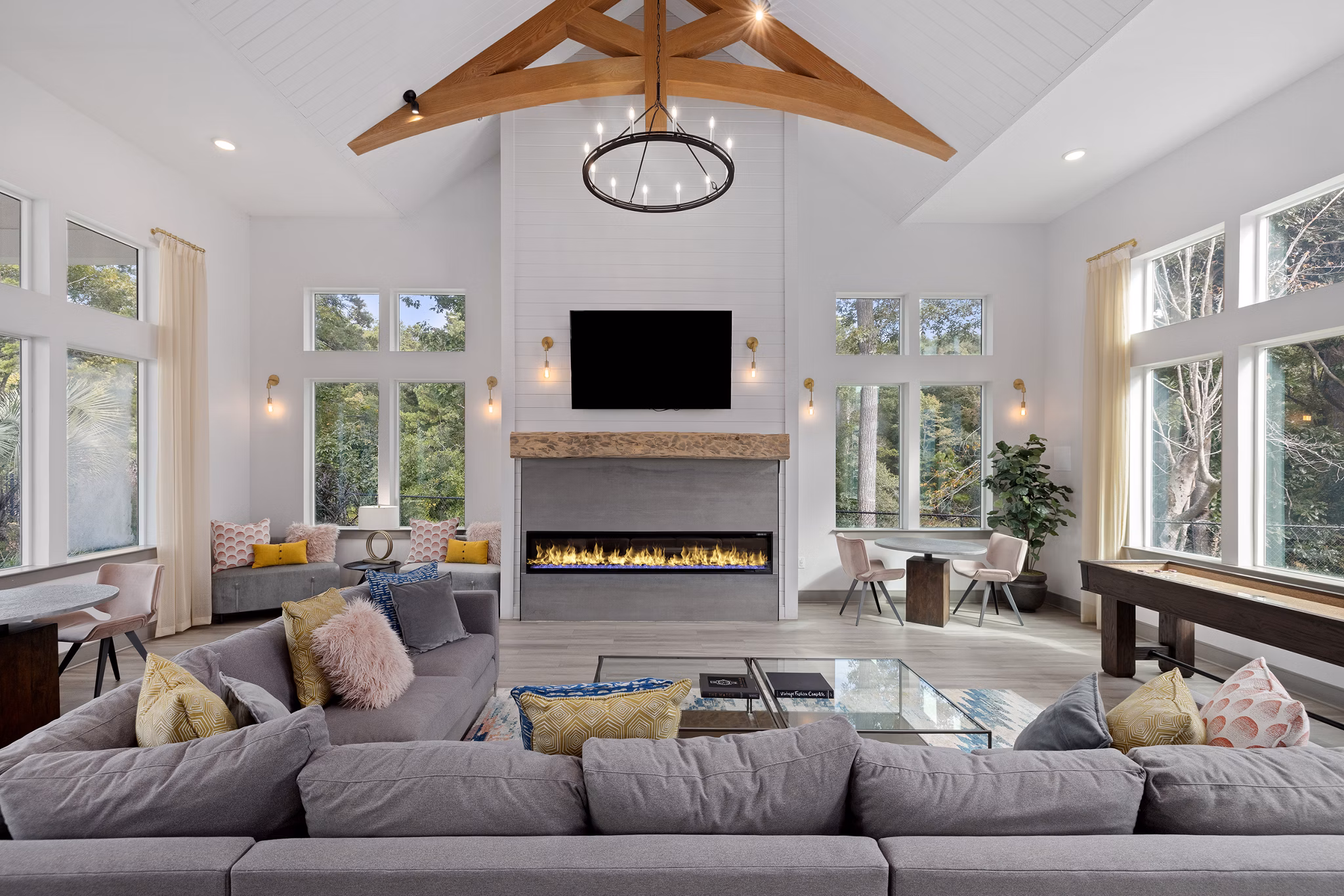 clubhouse at Overlook Point Apartments 