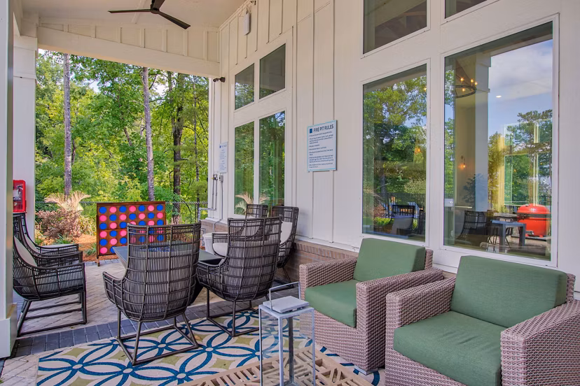 patio at Overlook Point Apartments 