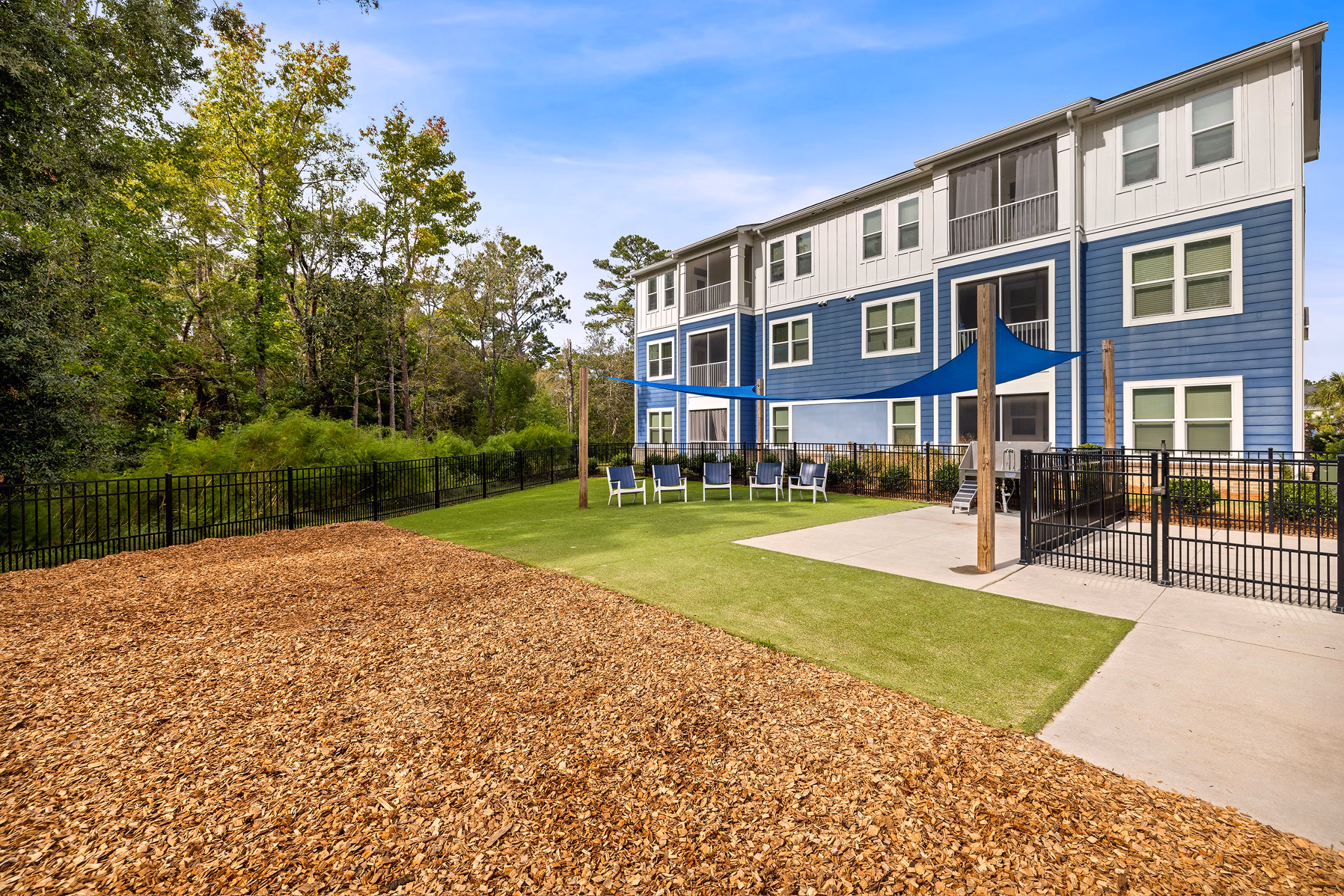 recreational area at Overlook Point Apartments 
