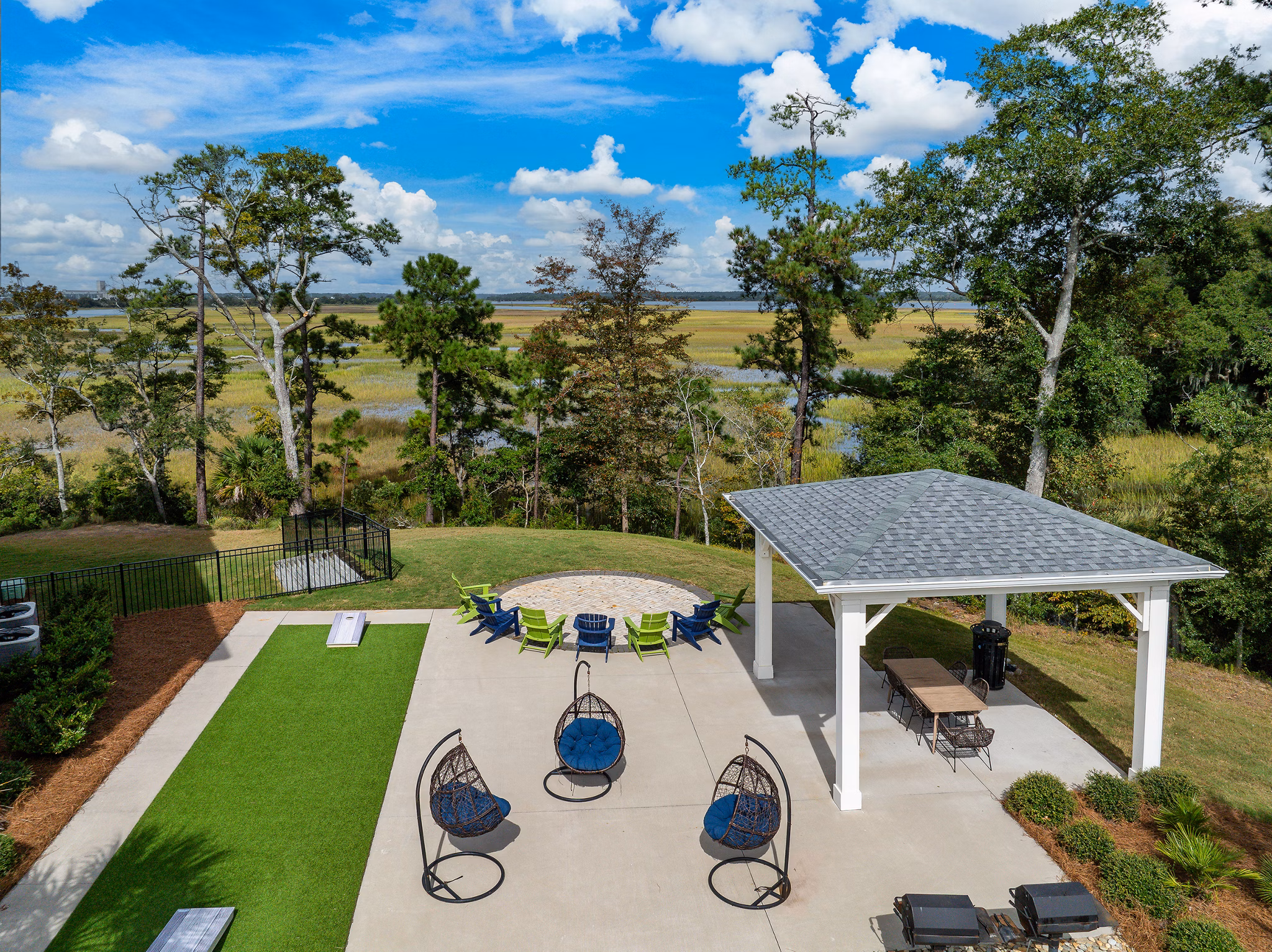 recreational area at Overlook Point Apartments 