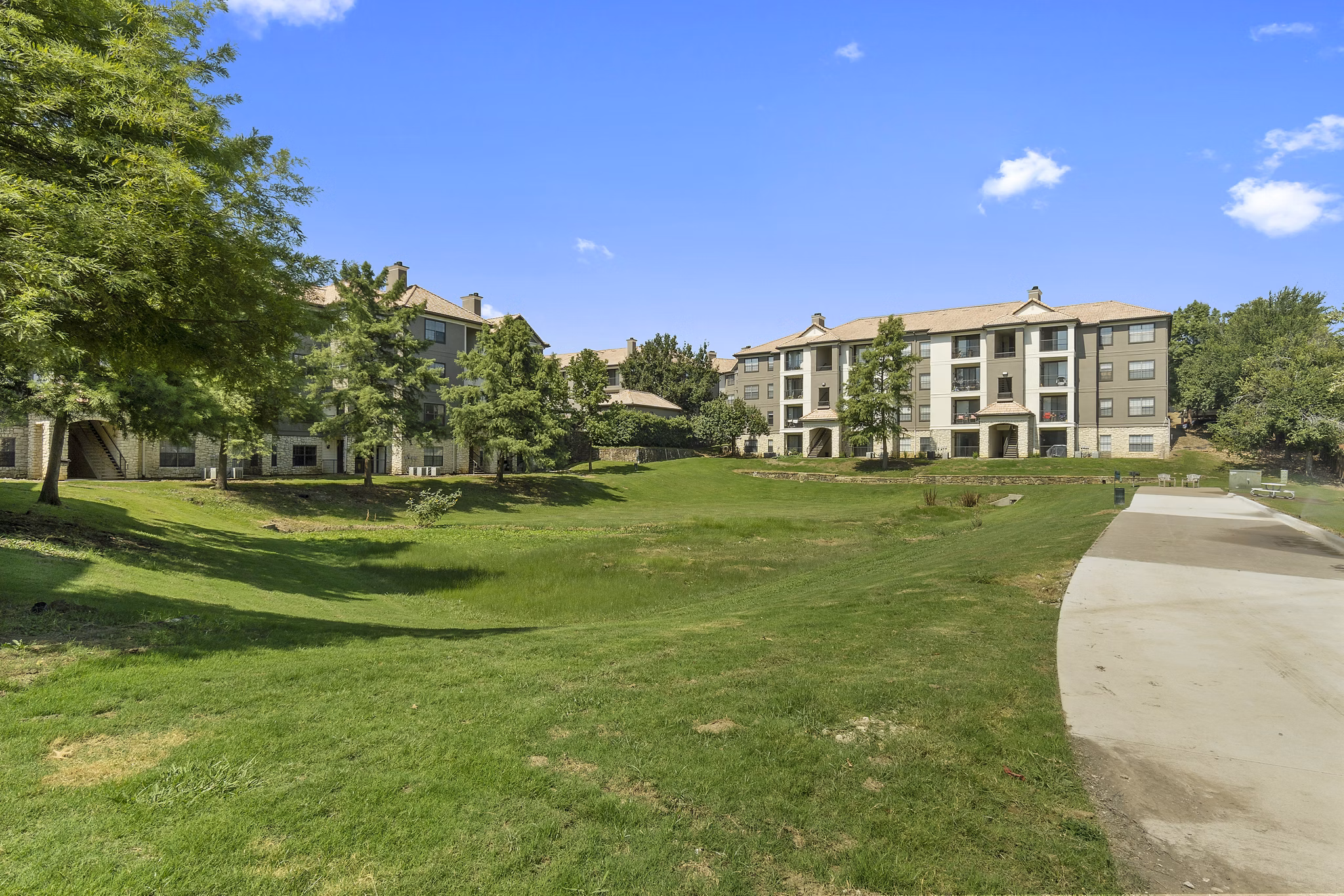 exterior at The Lyndon Apartments