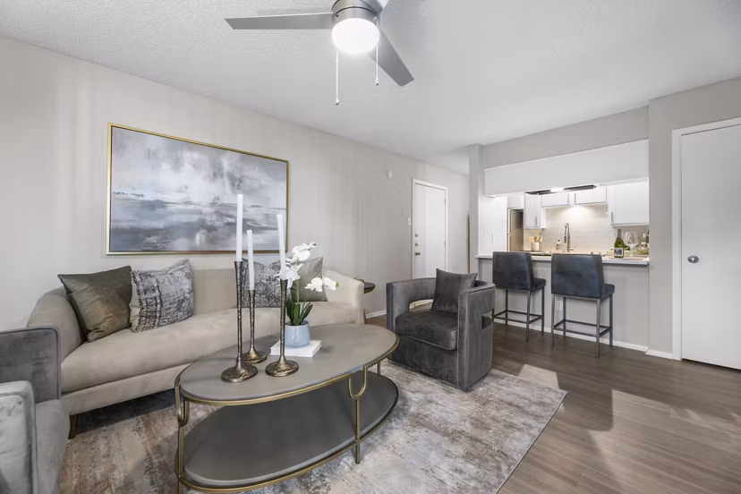 living room at The Retreat at River Ranch Apartments 