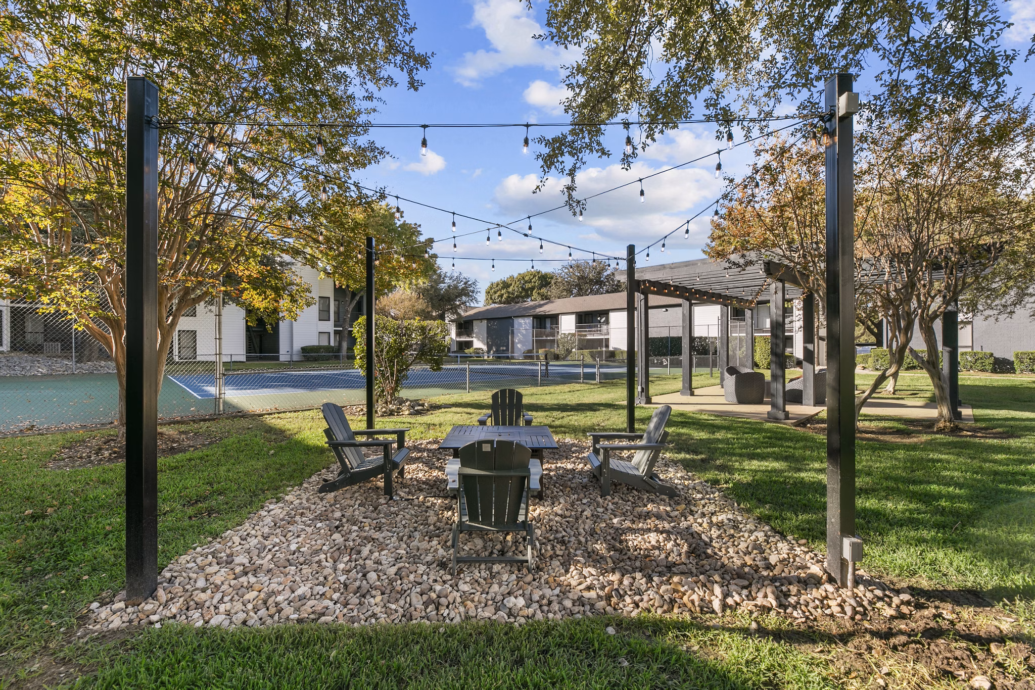 grill area at The Retreat at River Ranch Apartments 