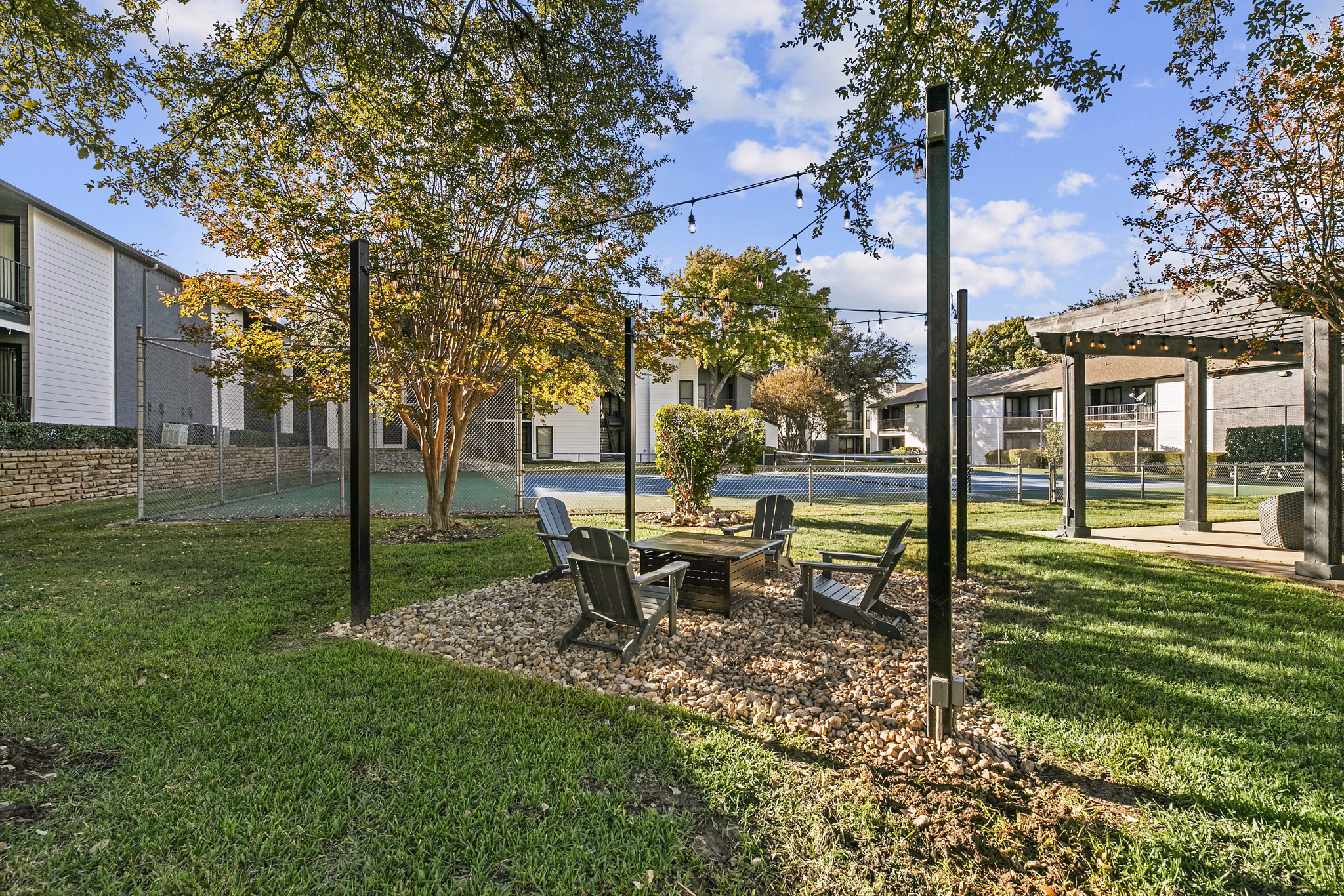 grill area at The Retreat at River Ranch Apartments 