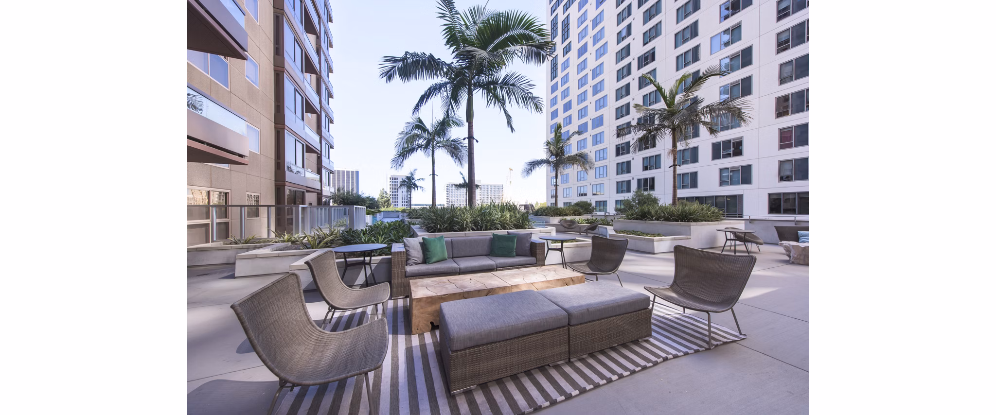 courtyard at 255 Grand Apartments
