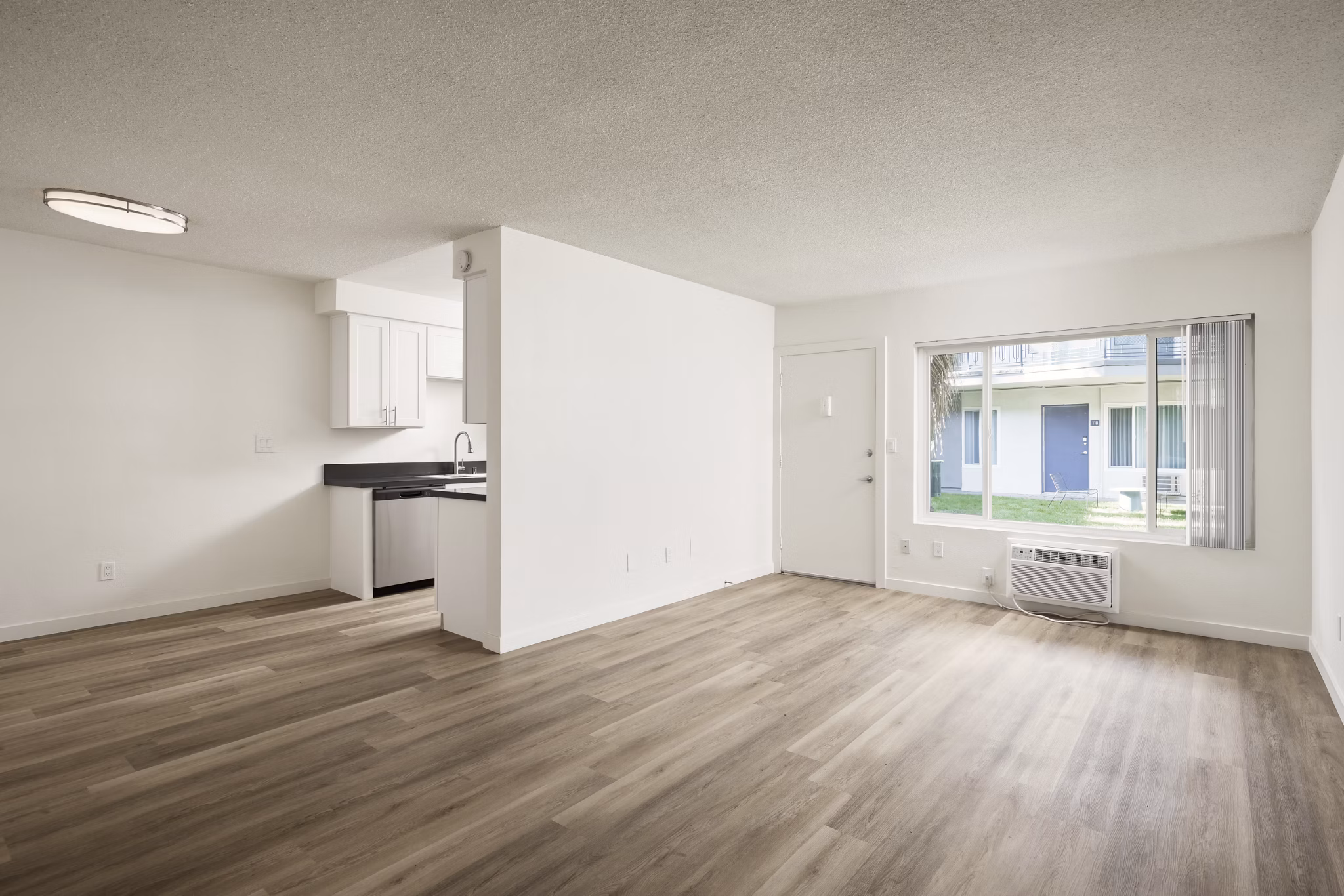 living room at Citrus Gardens Apartments