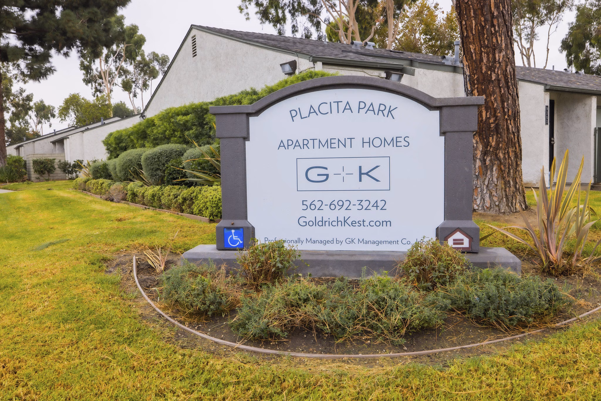 building at Placita Park Apartments
