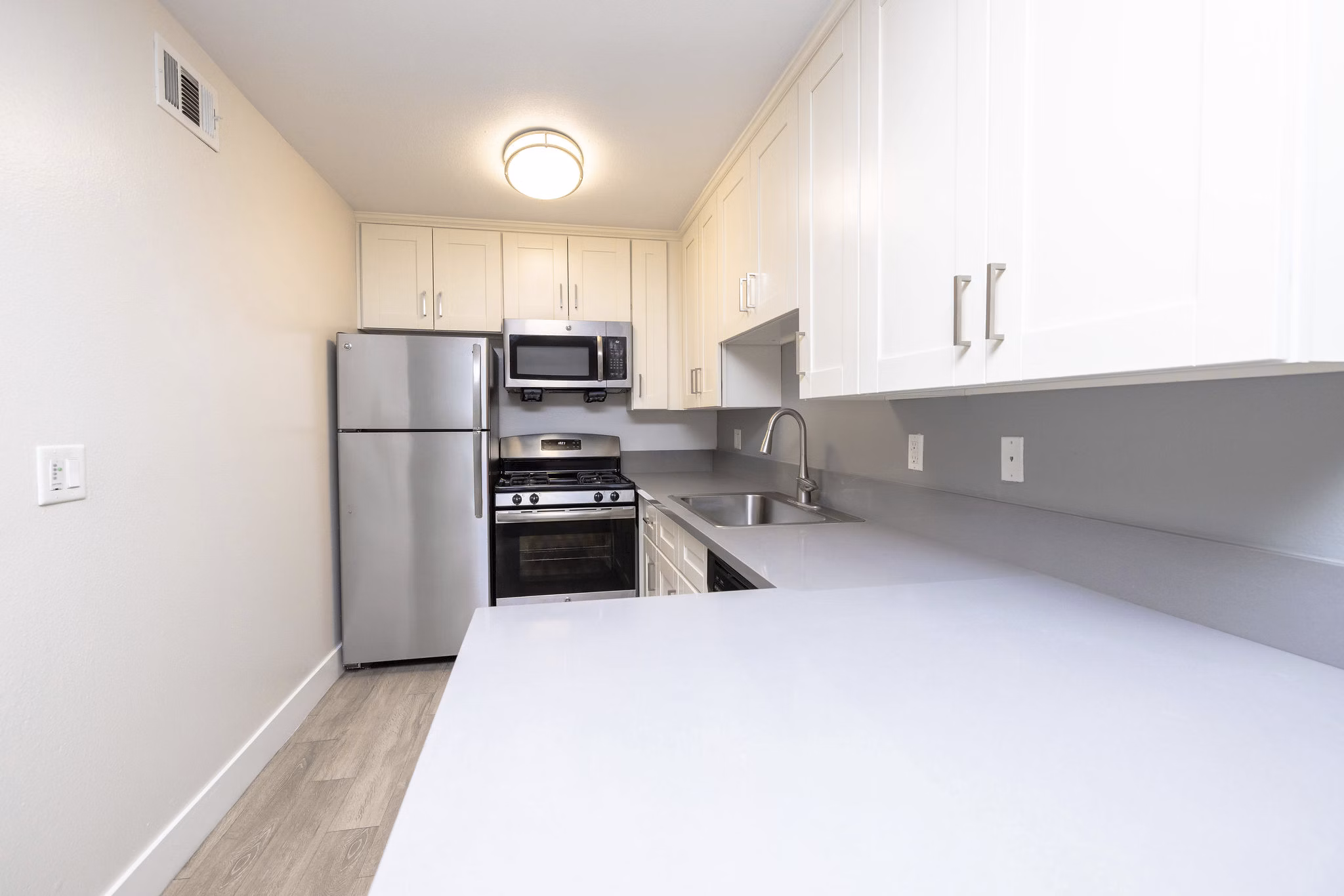 kitchen at Placita Park Apartments