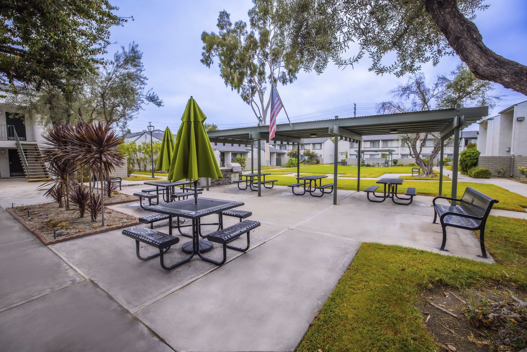 grill area at Placita Park Apartments