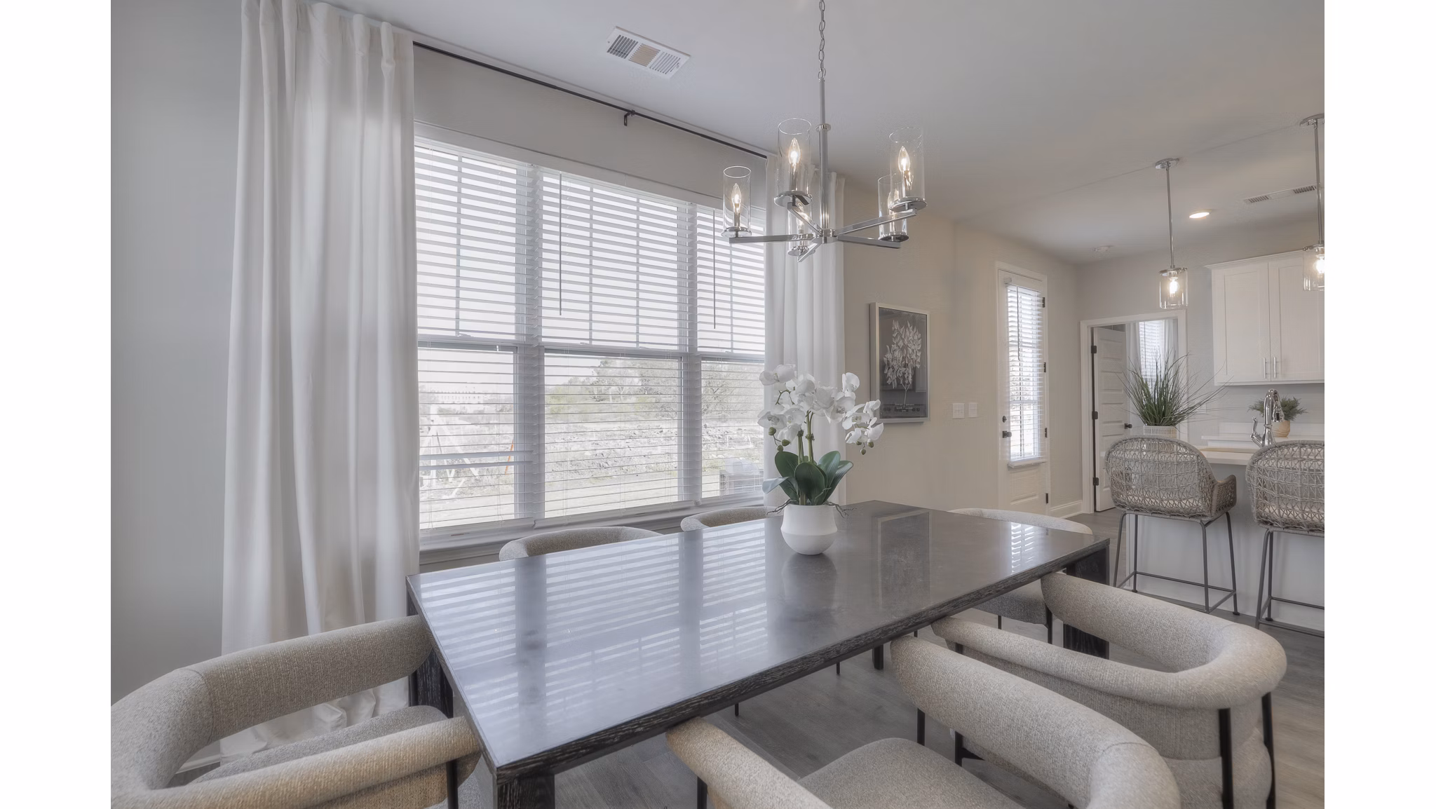 dining room at 1104 Residences Apartments
