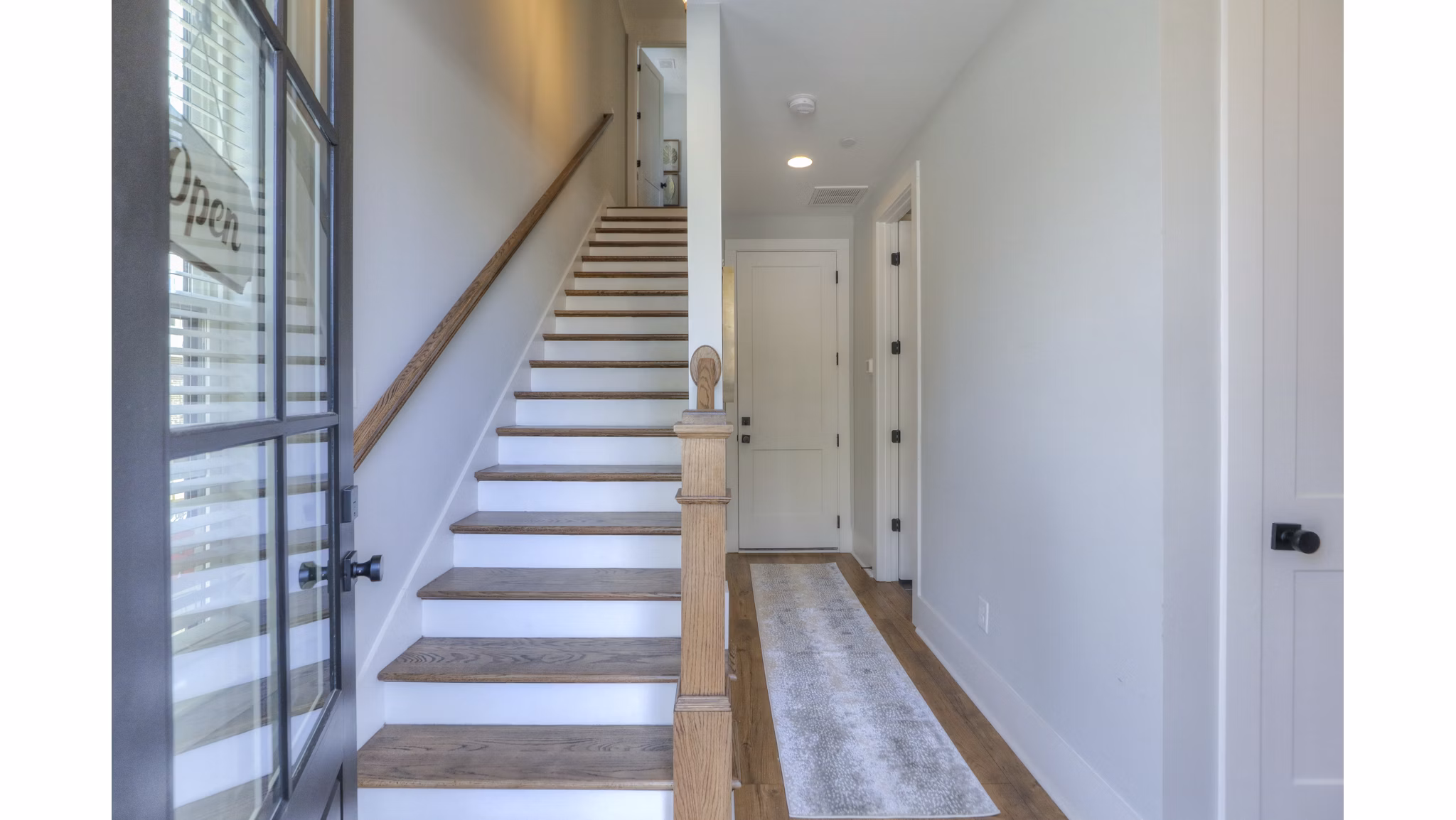 living room at 780 Townhomes Apartments