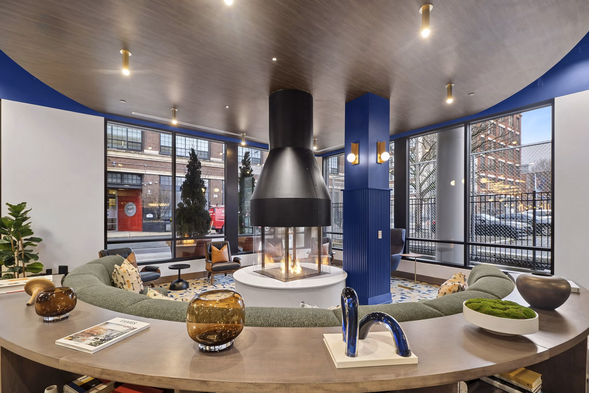 clubhouse at Via Callowhill Apartments