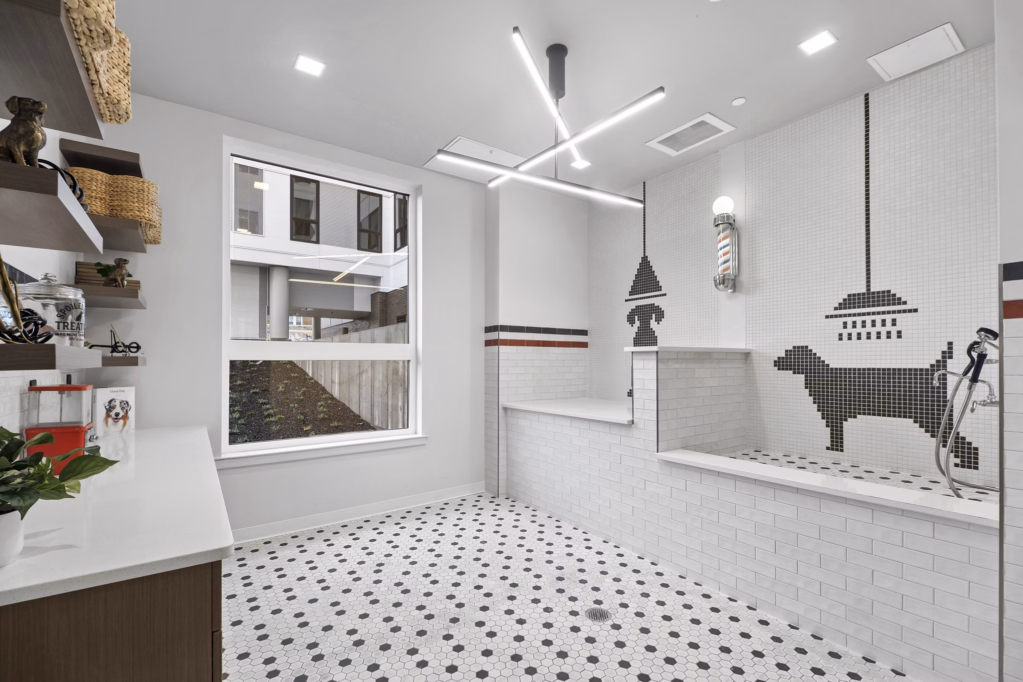 dog wash station Via Callowhill Apartments