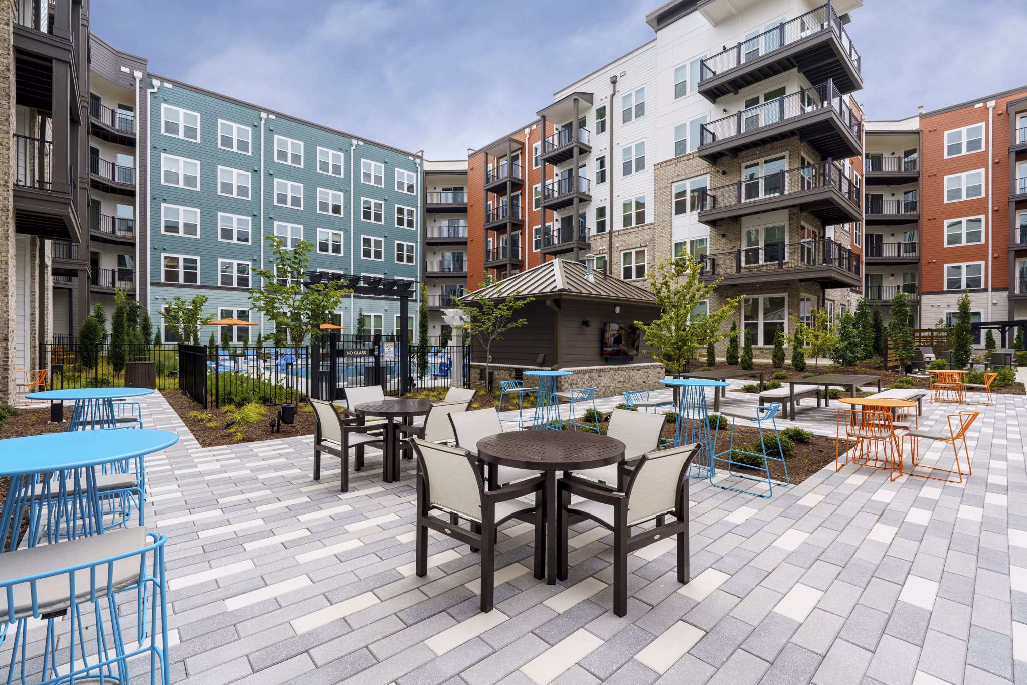 grill area at Signal at Medallion Park Apartments