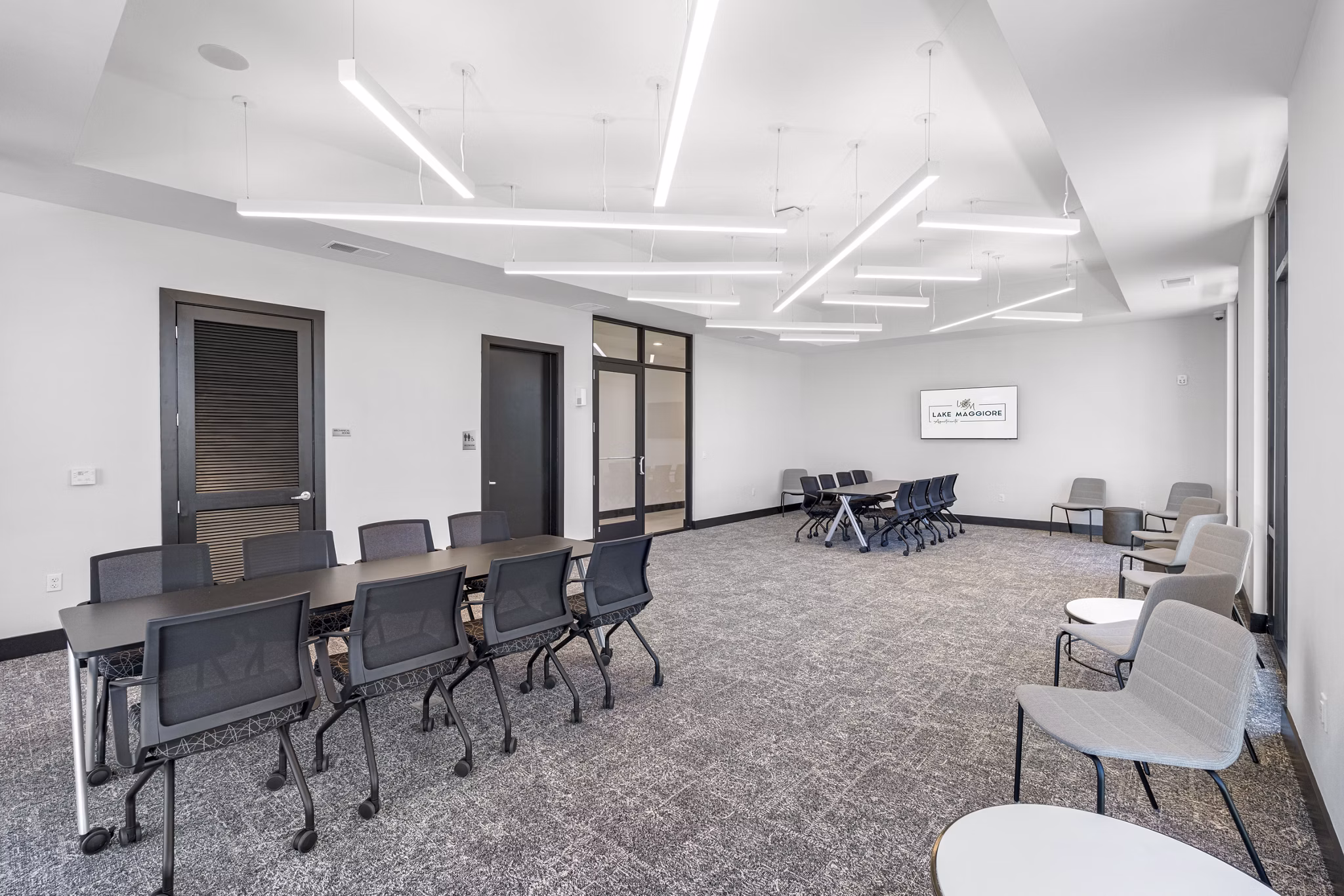 clubhouse at Lake Maggiore Apartments