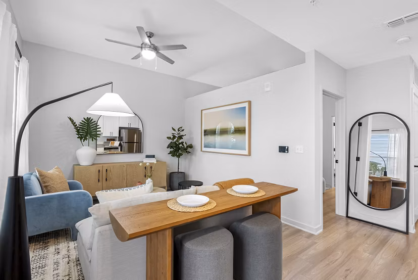 living room at Lake Maggiore Apartments