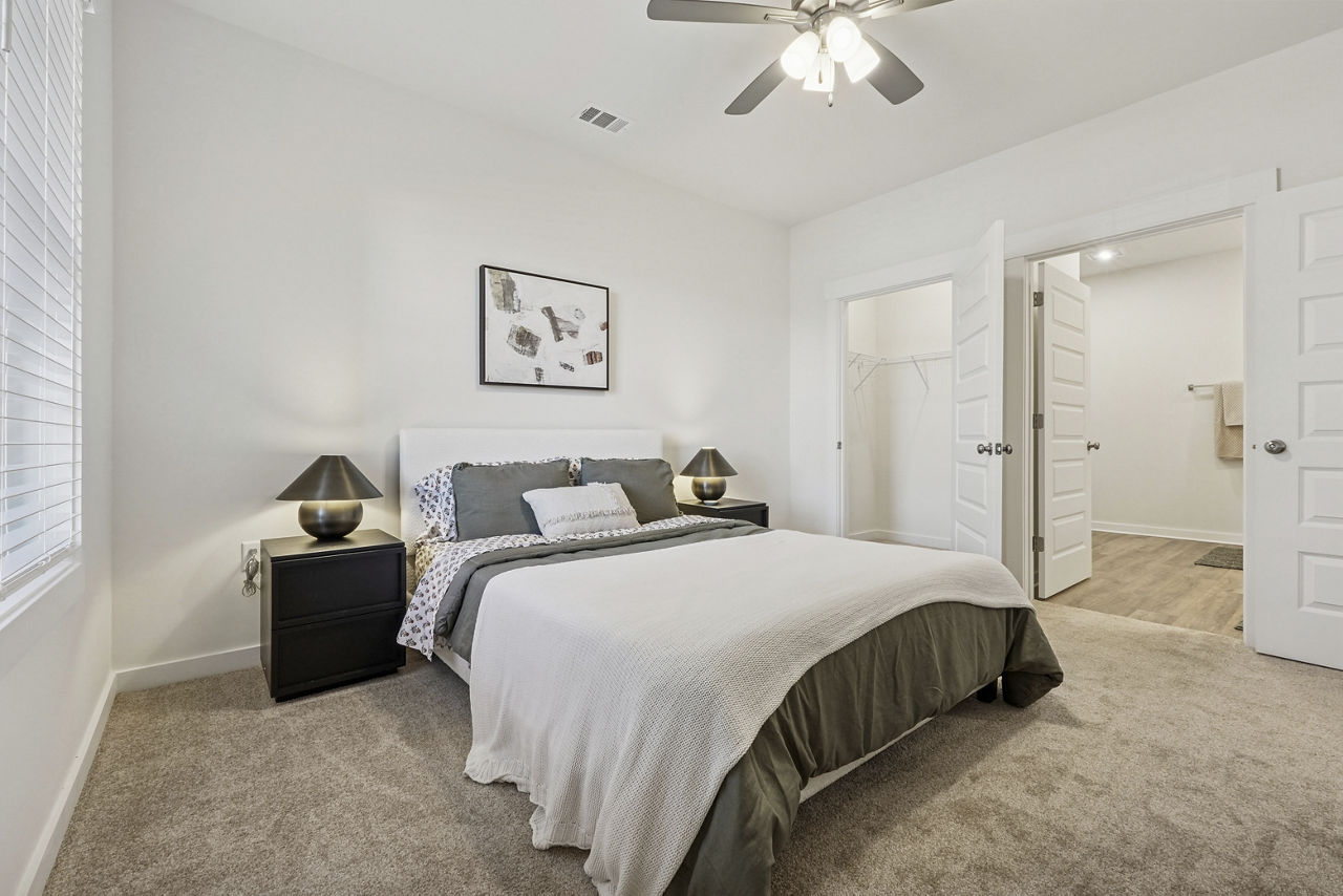 Lakeview Terrace 26 of 28