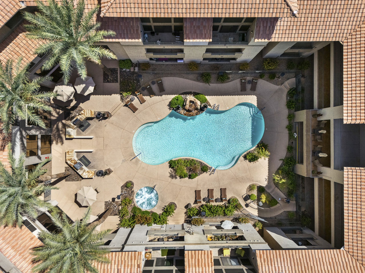 Pool at Konrad (6 of 6)