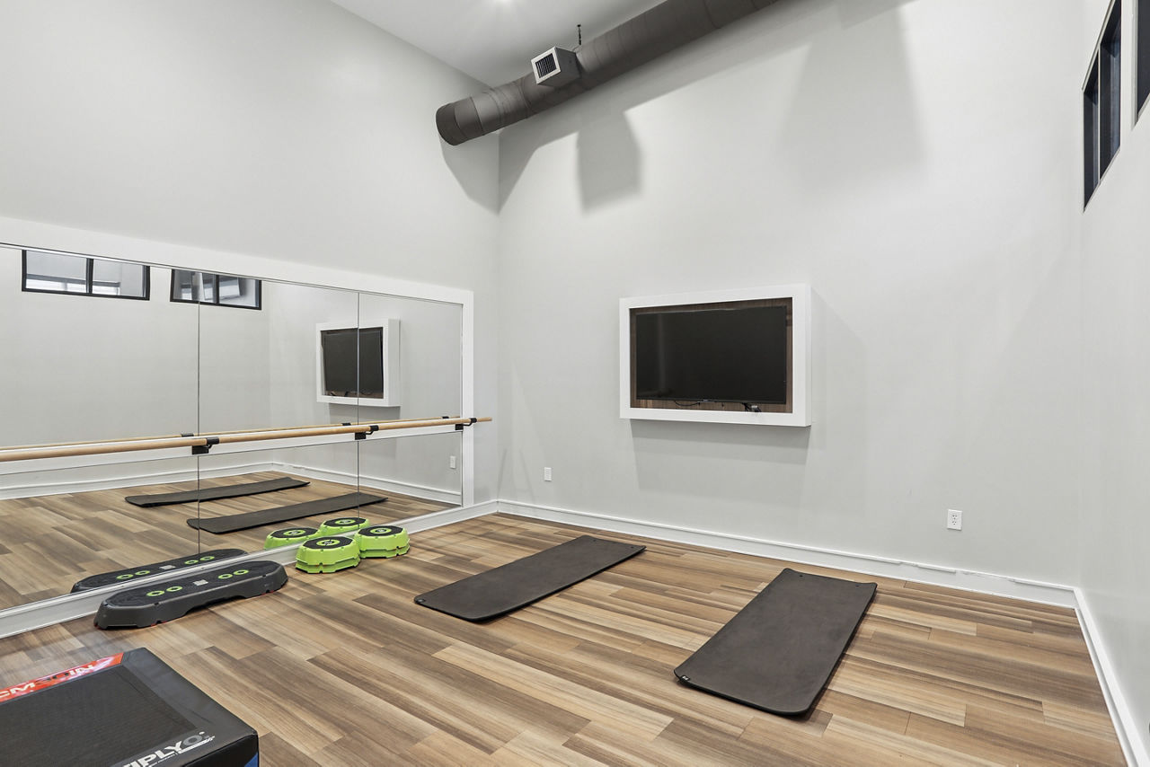 Gym at Arlo (4 of 4)