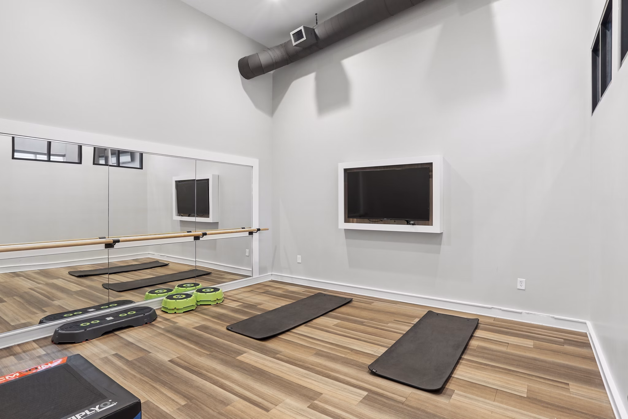 fitness center at Arlo Apartments