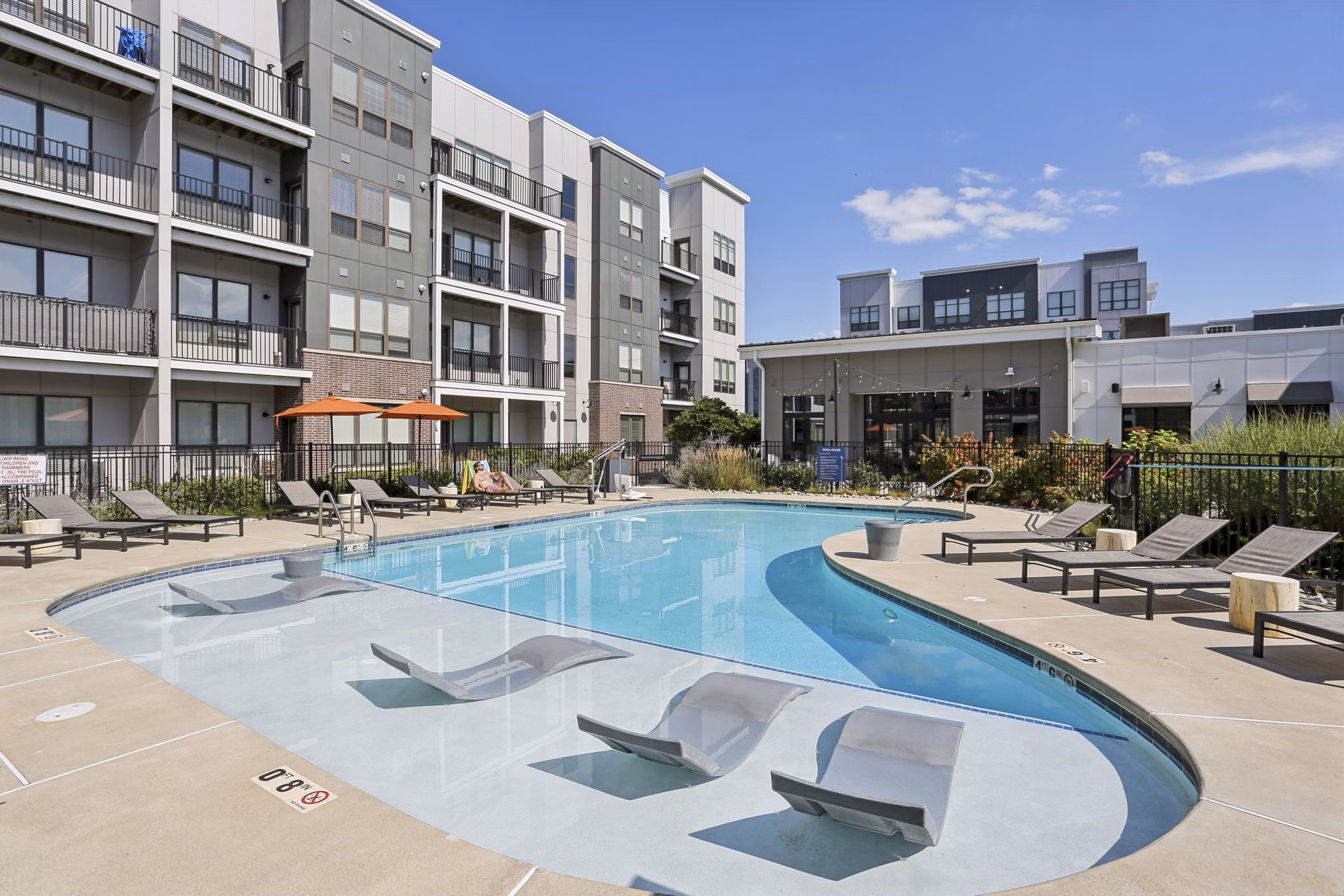 pool at Arlo Apartments