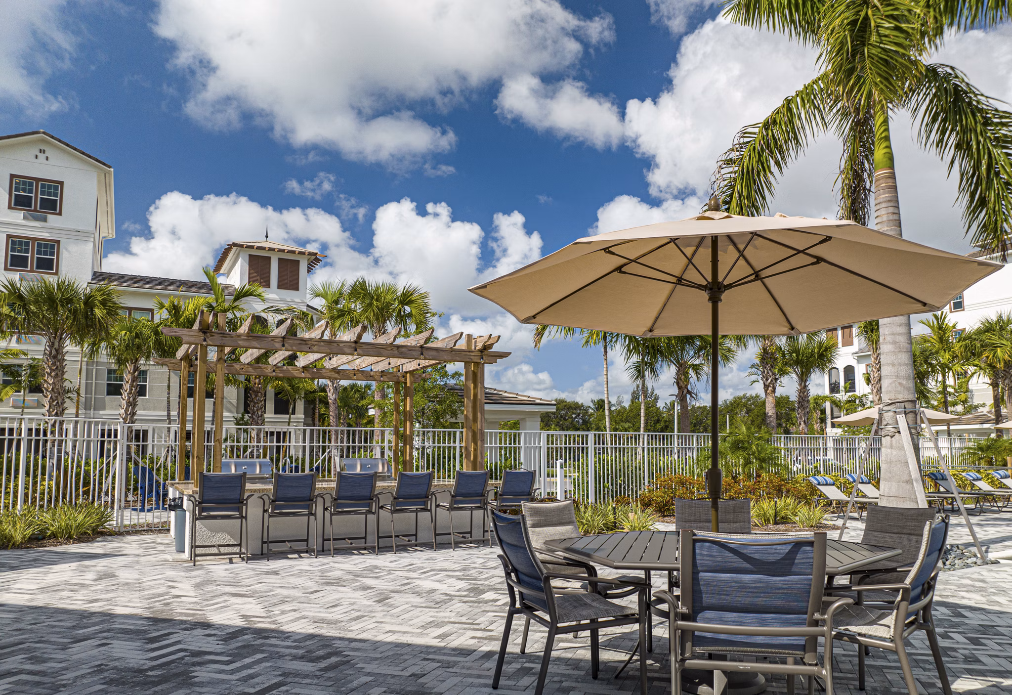 grill area at Everleigh Palm Beach Gardens Apartments