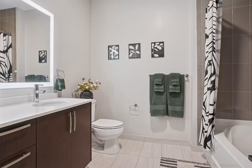 bathroom at Deco Apartments