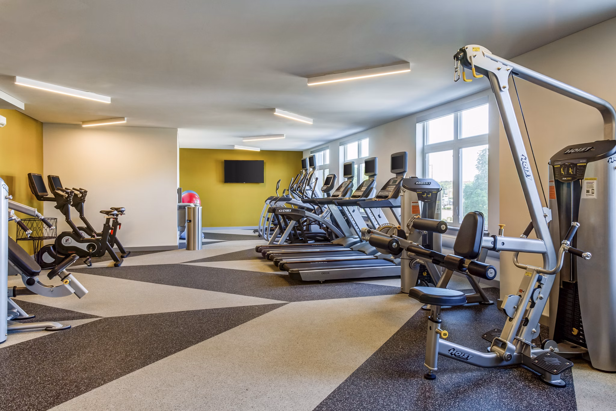 fitness center at Deco Apartments