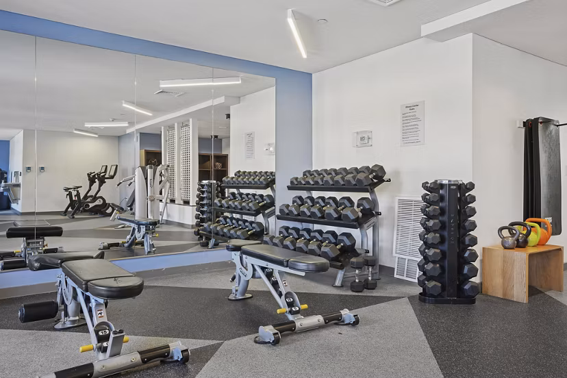 fitness center at Deco Apartments