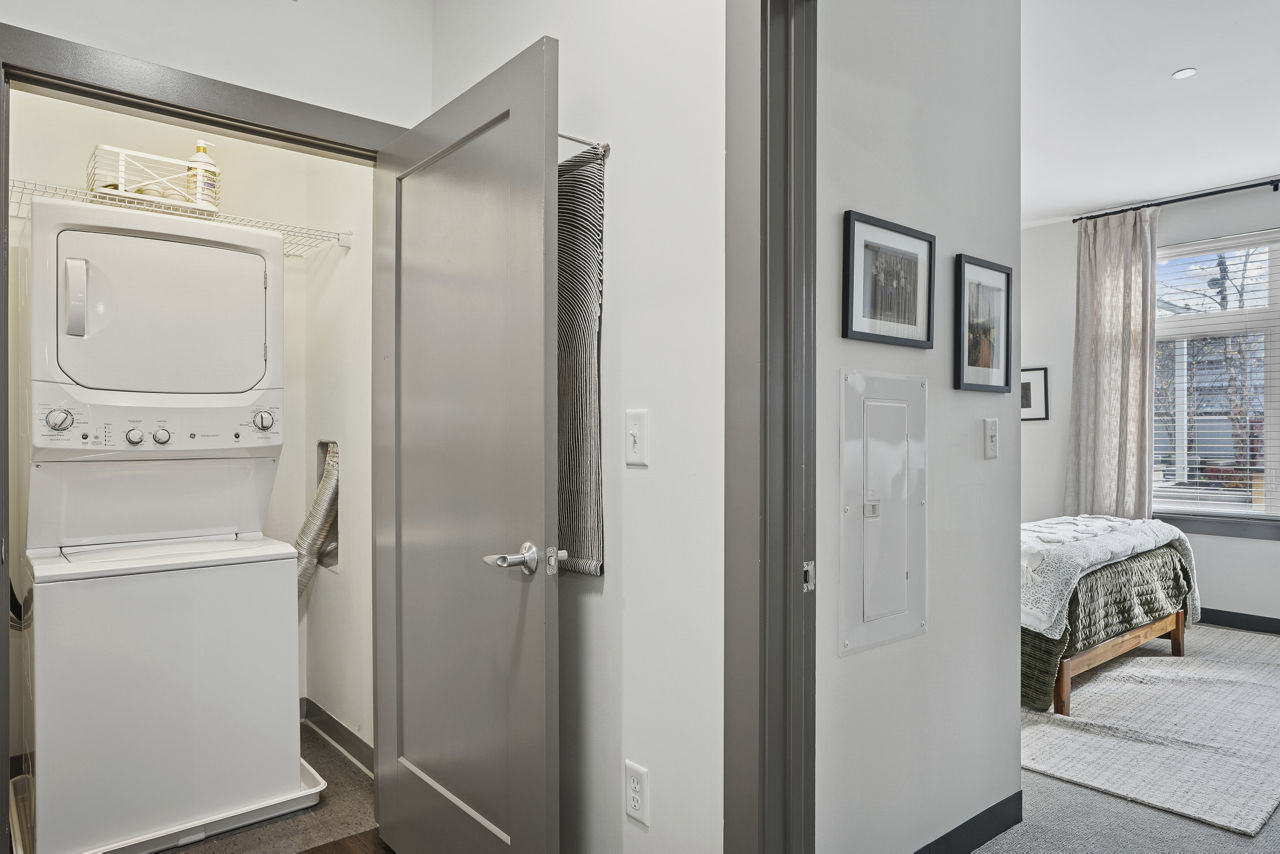 Laundry room at Deco