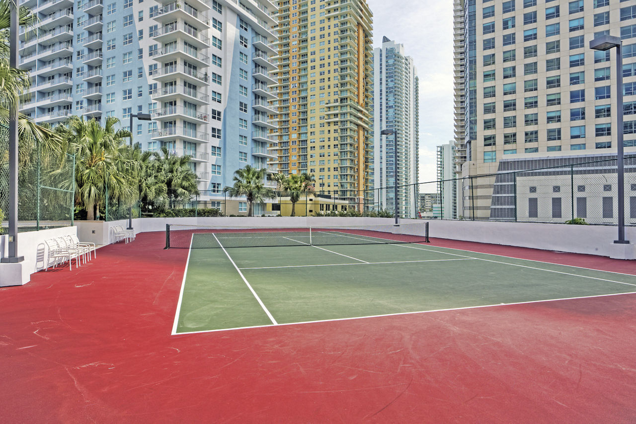 Pool at Yacht Club At Brickell Apartments (5 of 5)