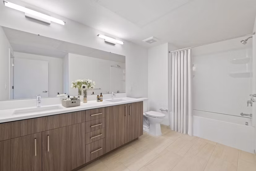 bathroom at Lincoln Landing Apartments