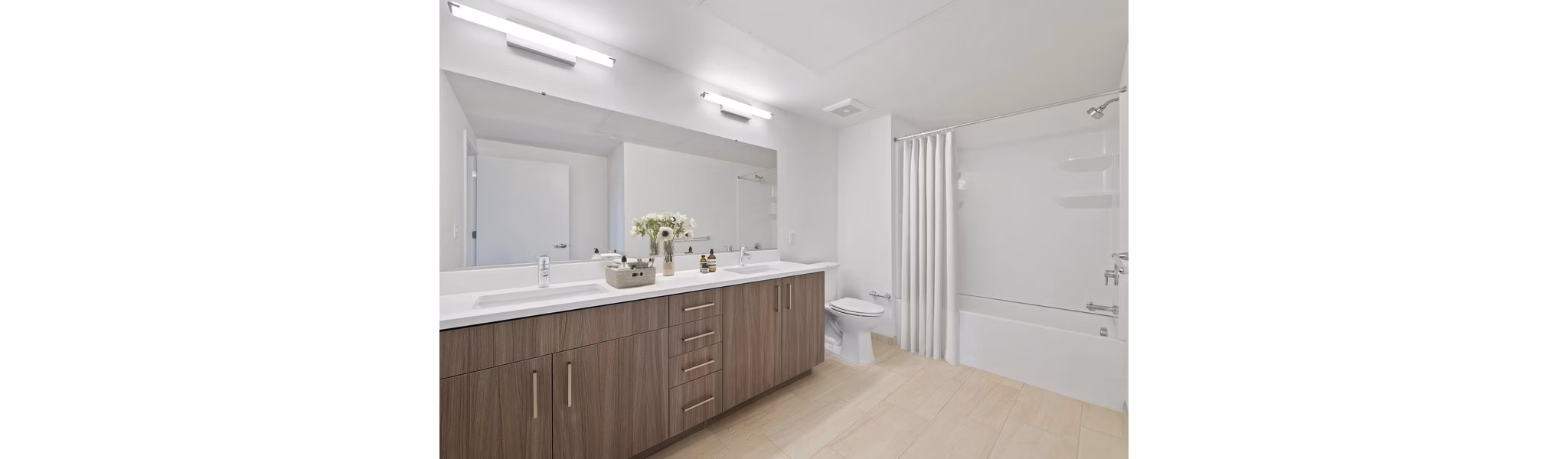 bathroom at Lincoln Landing Apartments