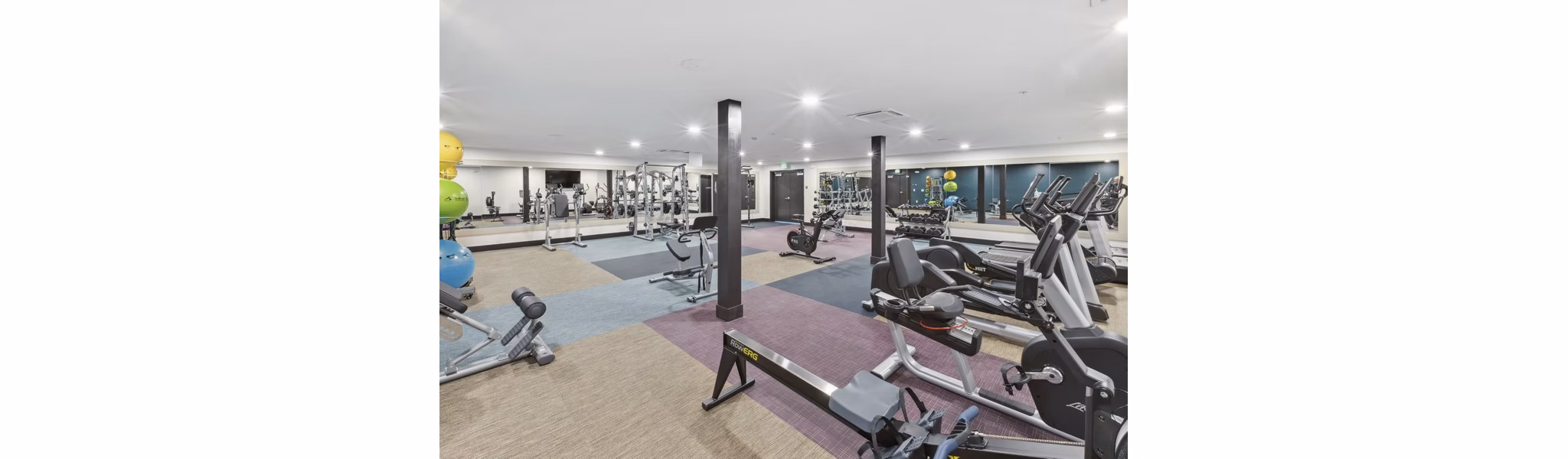 fitness center at Lincoln Landing Apartments