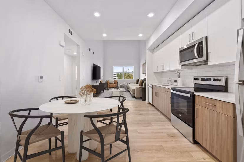 living room at Lincoln Landing Apartments