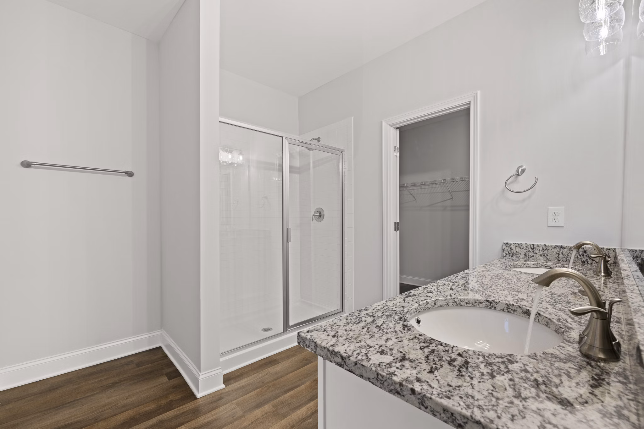 bathroom at Enclave at Oak Ridge Apartments 