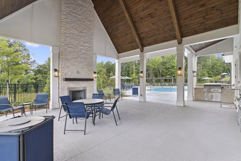 grill area at Enclave at Oak Ridge Apartments 