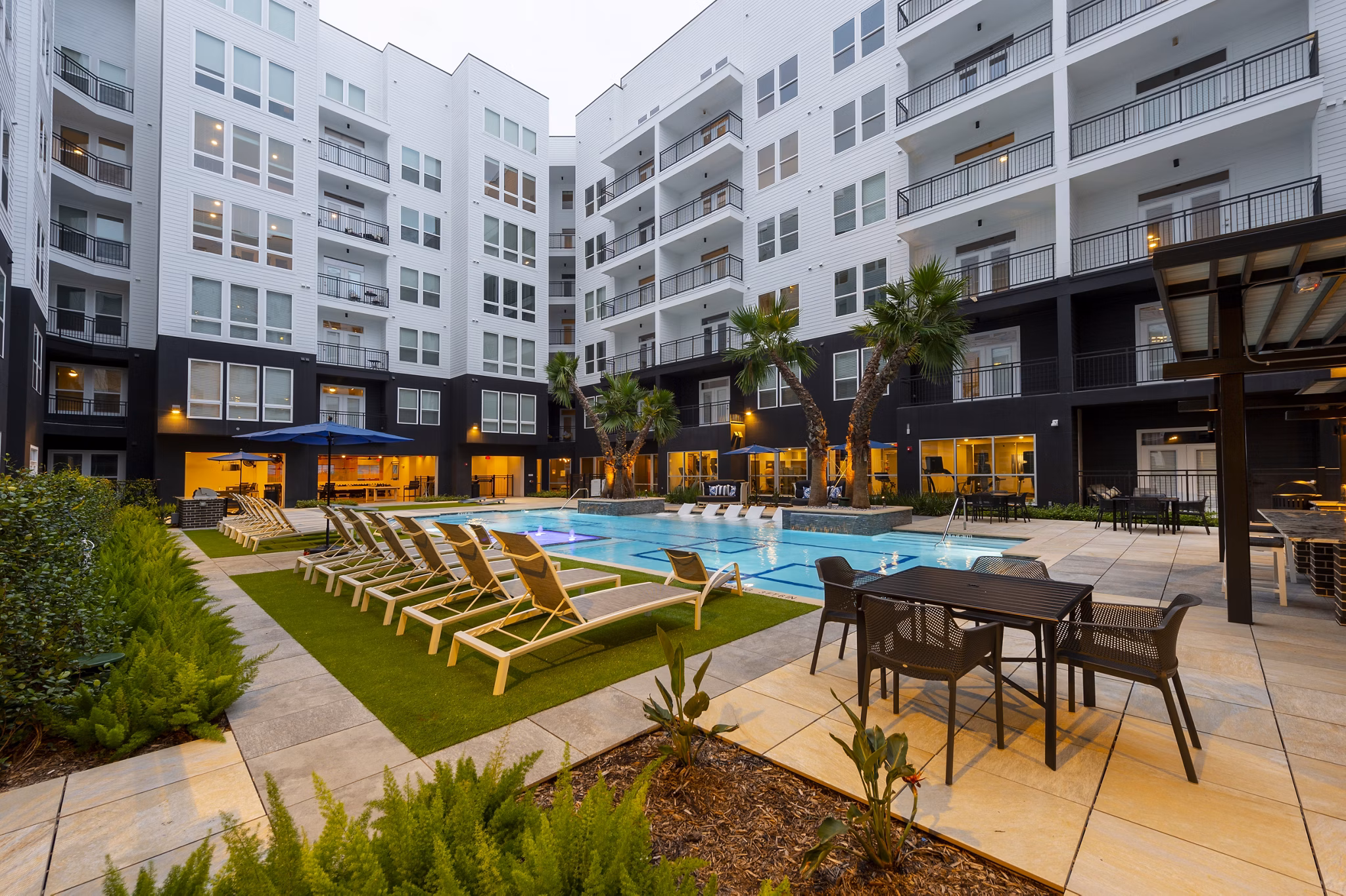 pool at Windsor Shepherd Apartments 