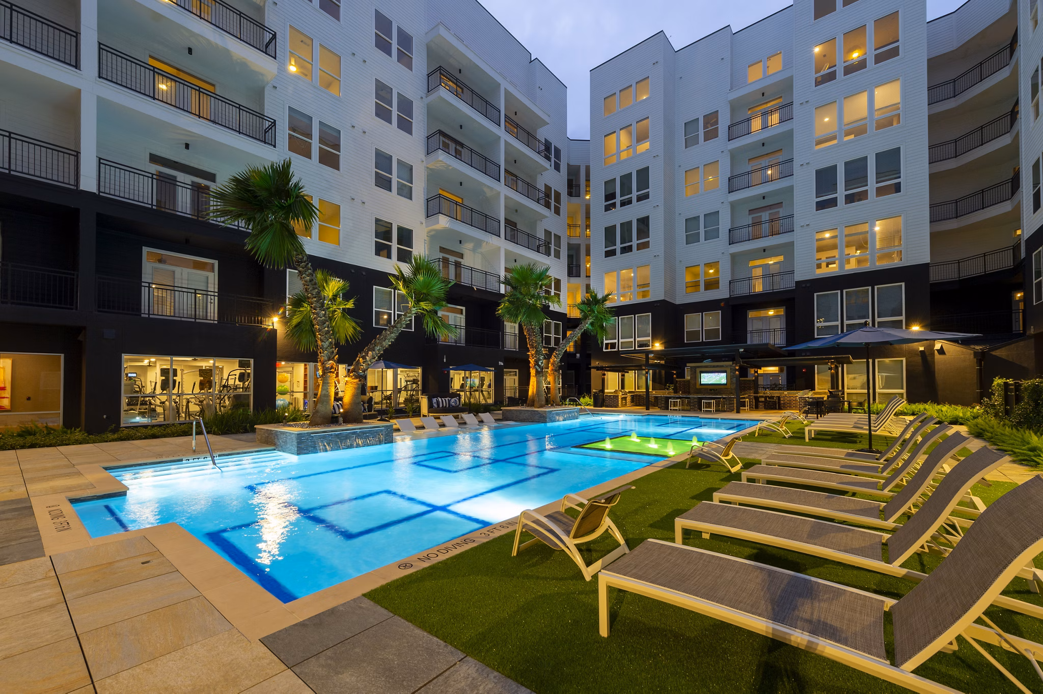 pool at Windsor Shepherd Apartments 