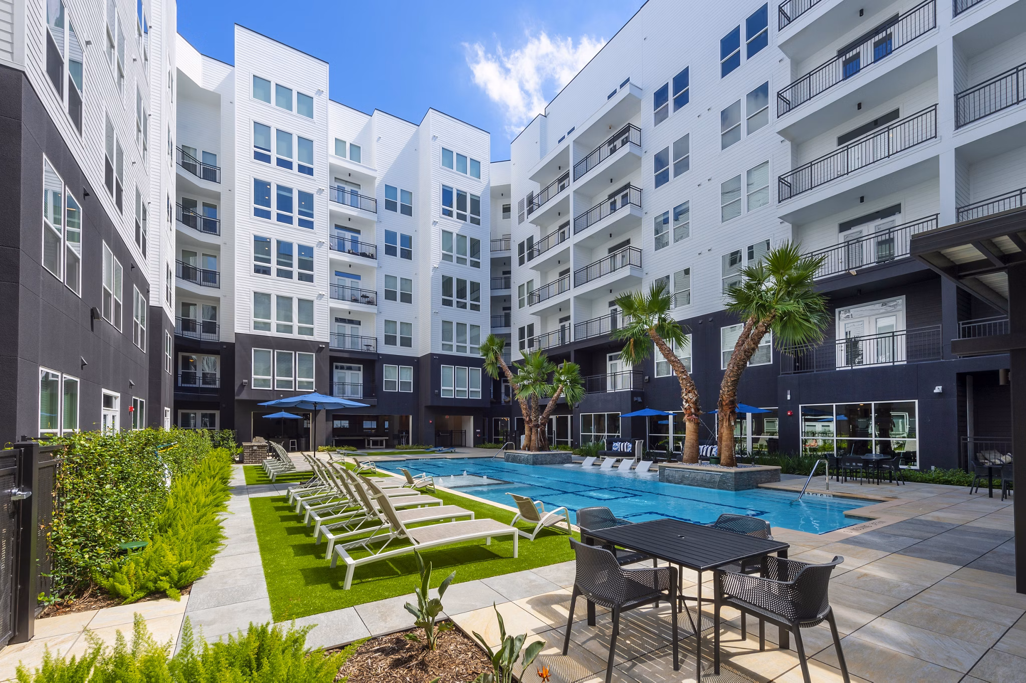 pool at Windsor Shepherd Apartments 