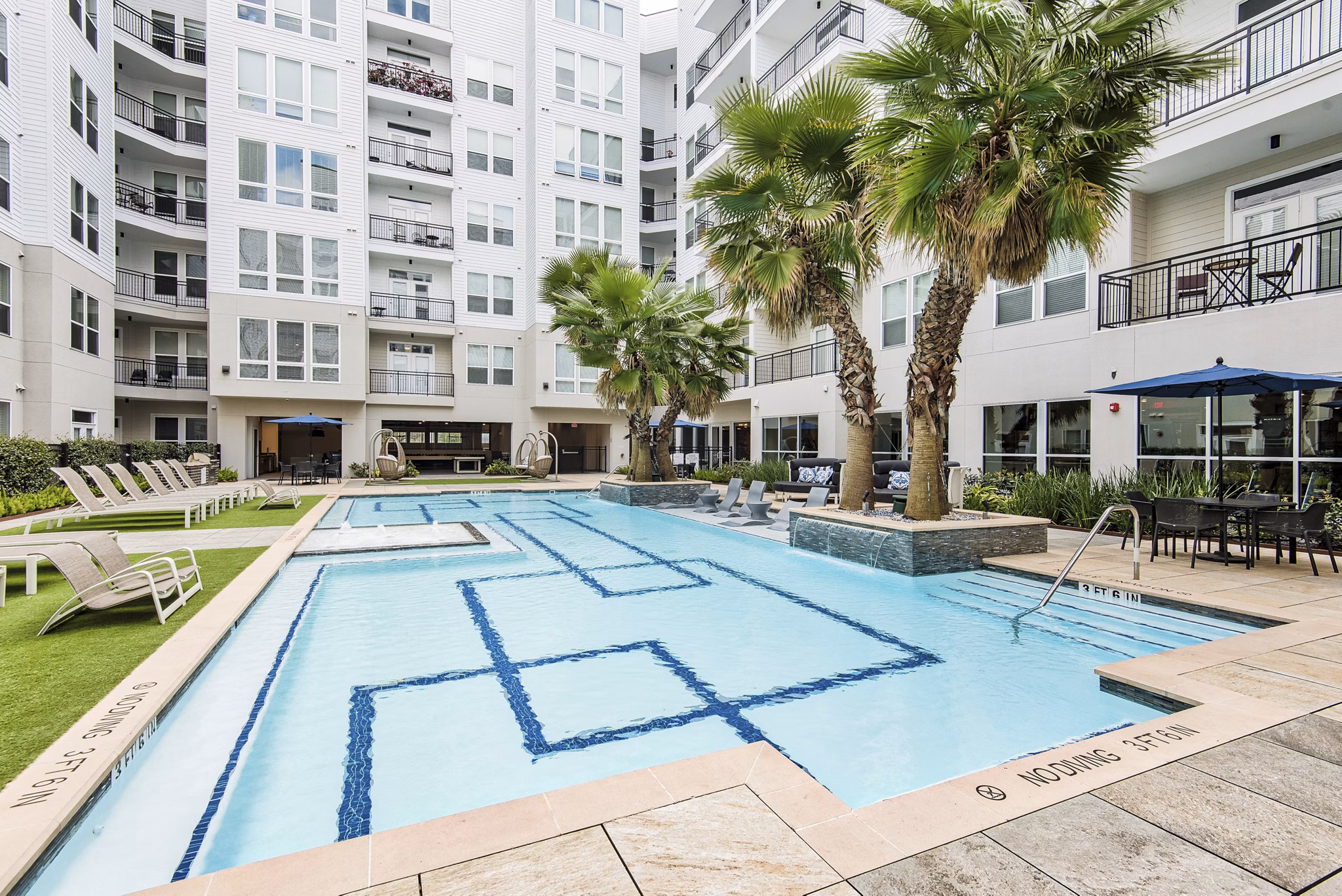 pool at Windsor Shepherd Apartments 