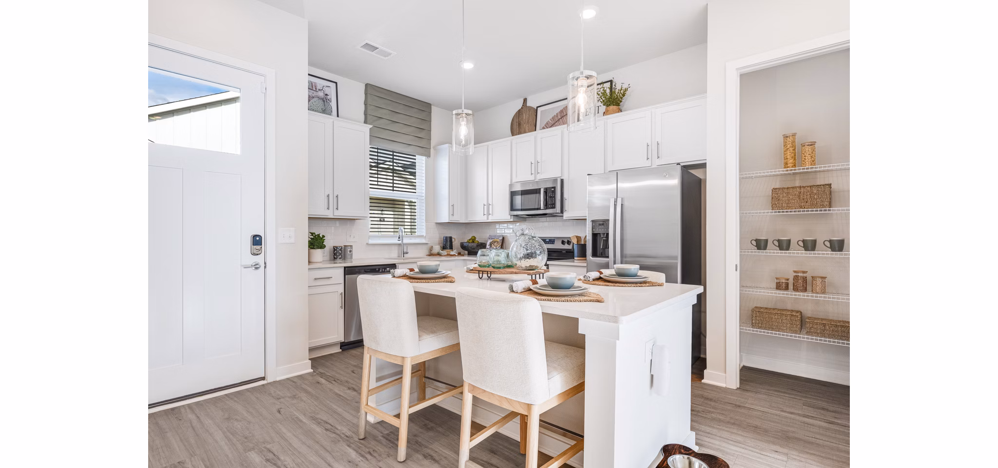 kitchen at Yardly Laveen Spectrum Apartments