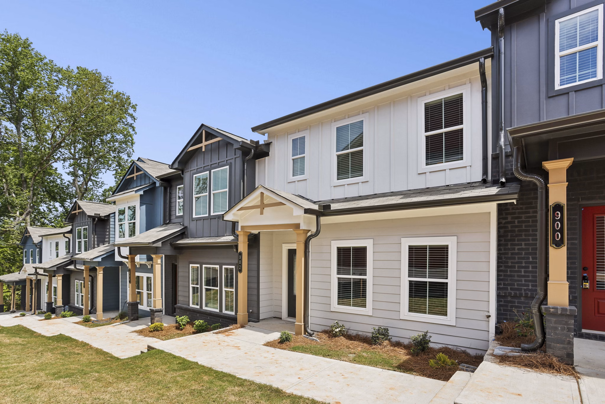 exterior at Skymor Sugar Hill Apartments