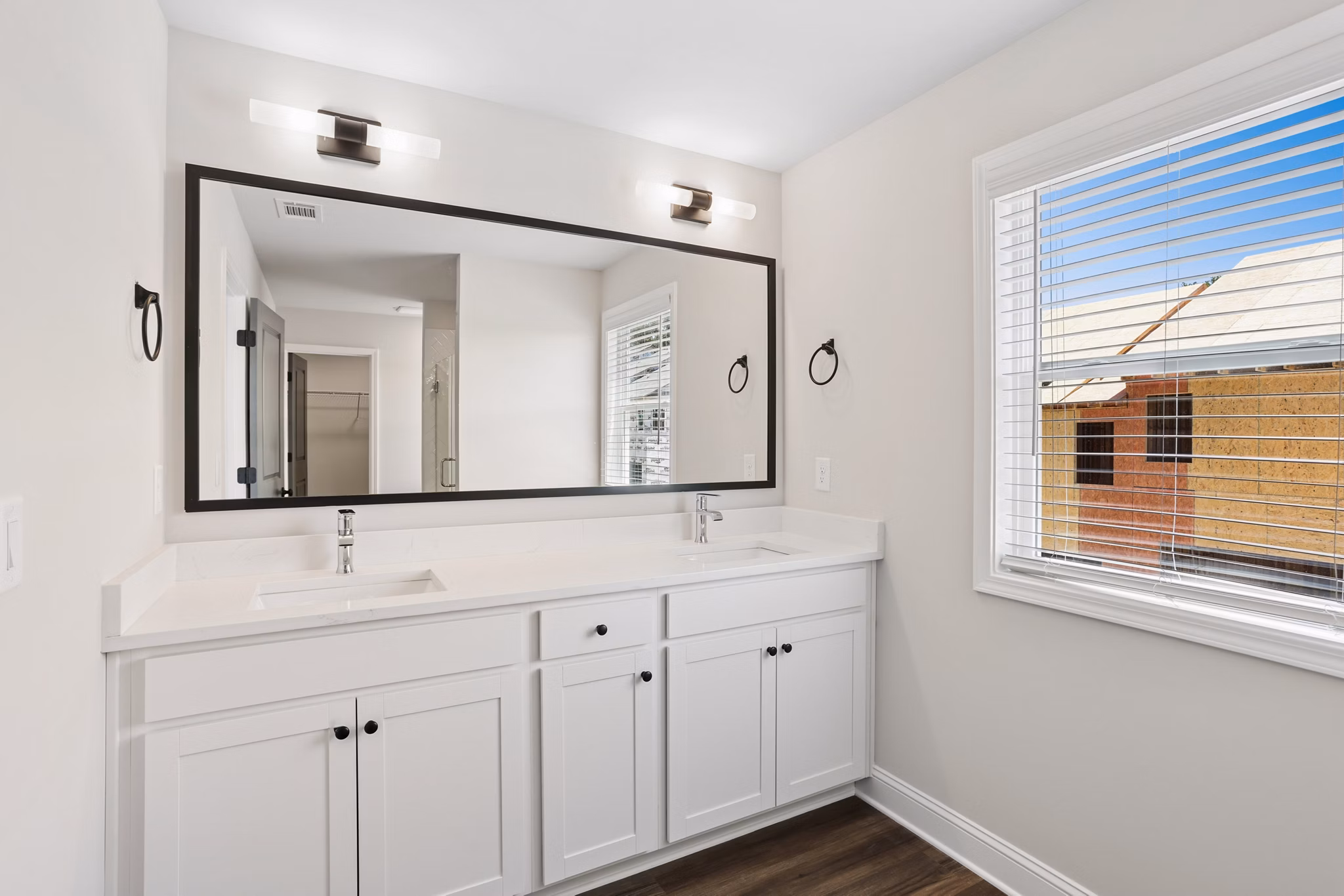 bathroom at Skymor Sugar Hill Apartments