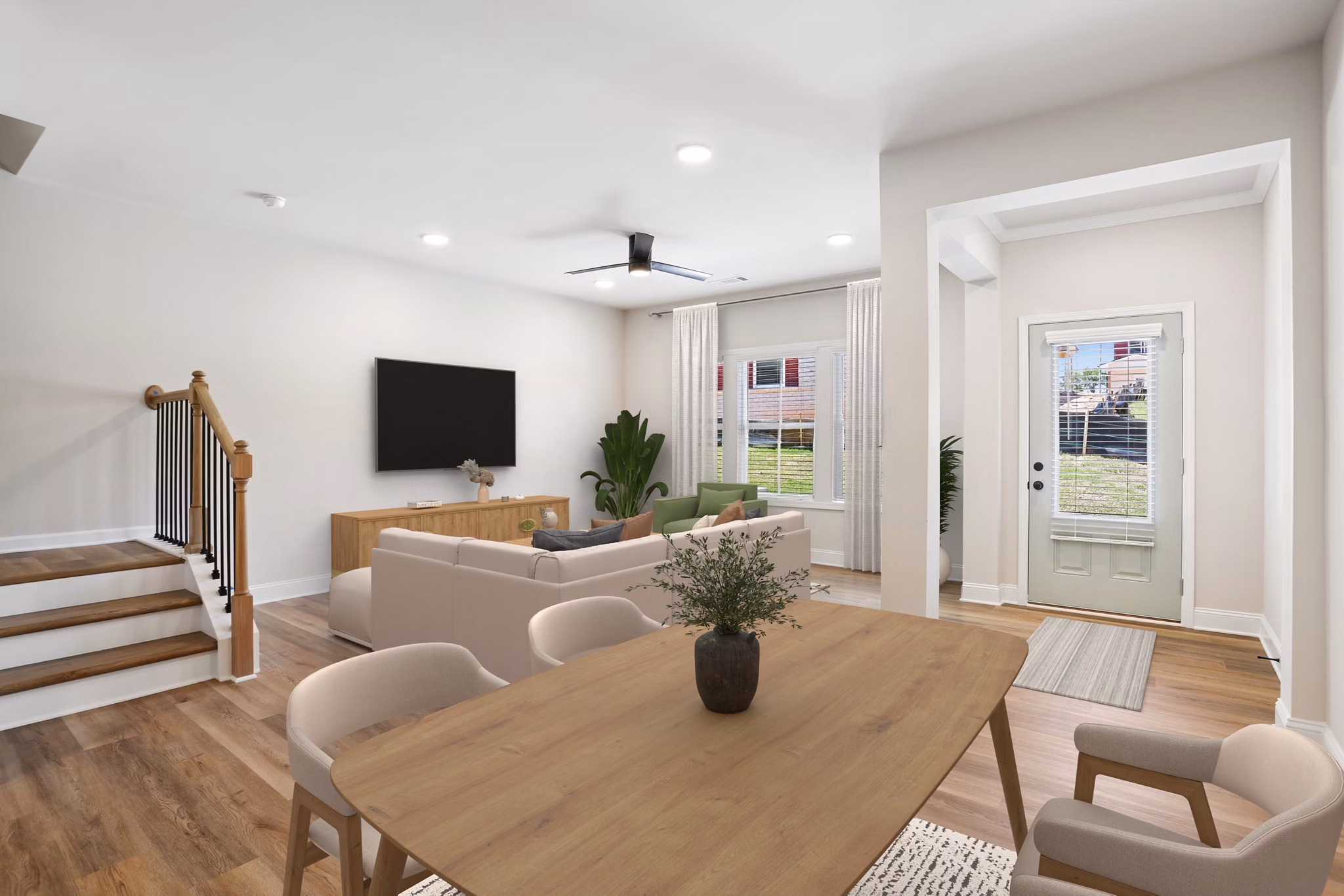 dining room at Skymor Sugar Hill Apartments