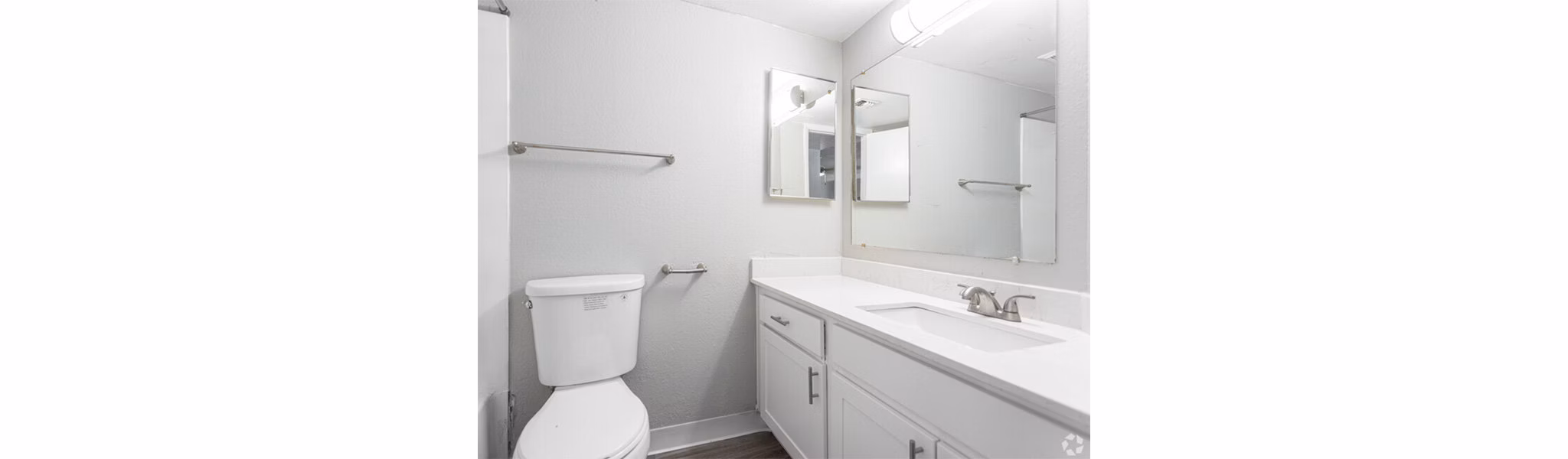 bathroom at Ashford Apartments 