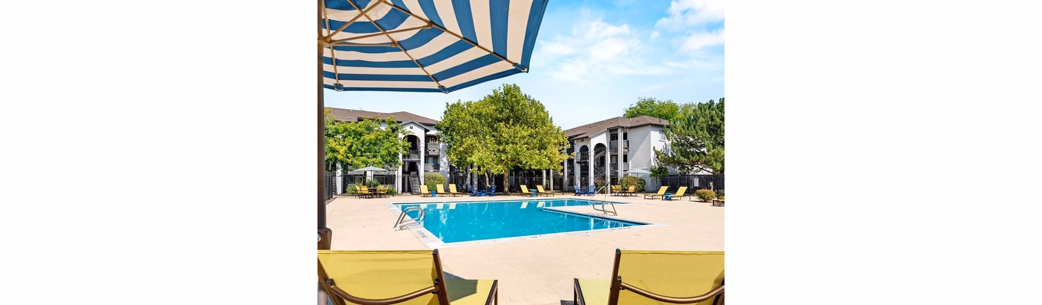 pool at Ashford Apartments 