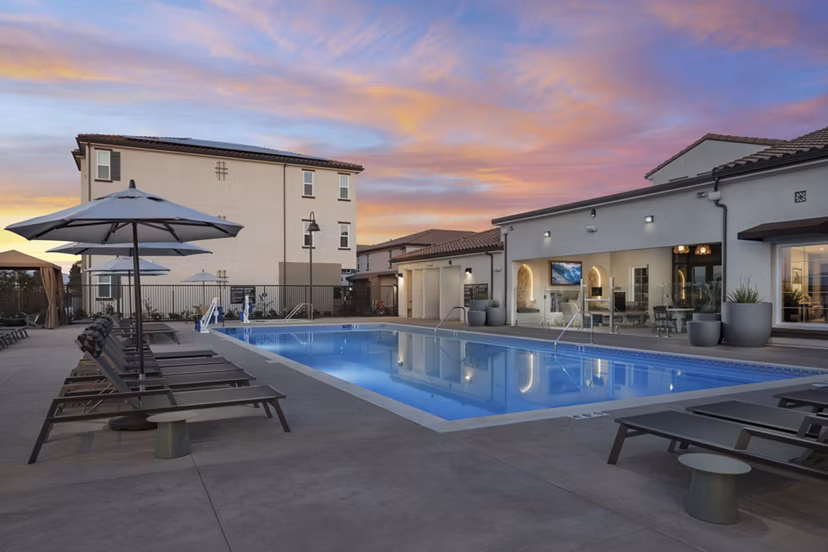 pool at Las Brisas Apartments 