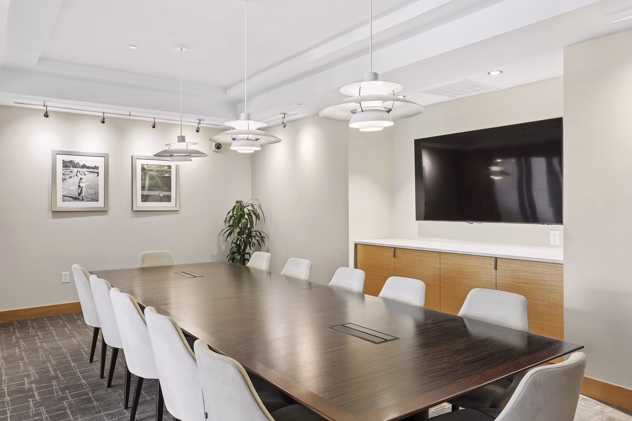 Clubhouse/Lobby at One Ardmore Apartments